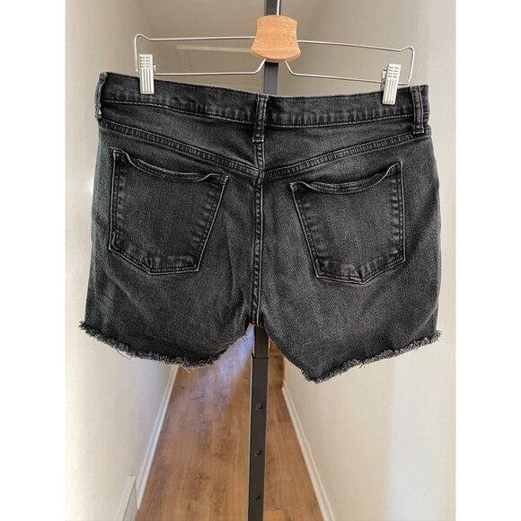 EUC GAP Jeans Short - Picture 2 of 4